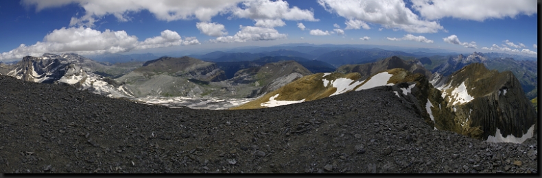 Pyreneje - výhledy z třítisícovky El Taillón